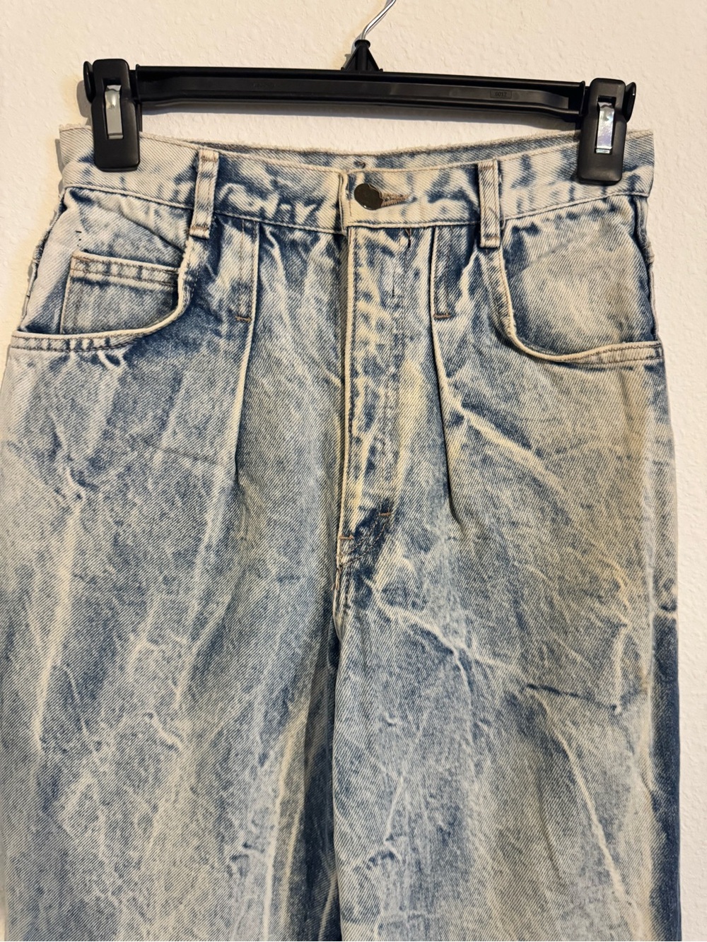 Women’s VINTAGE WHIPP pleated Light Blue Acid-Wash Jeans